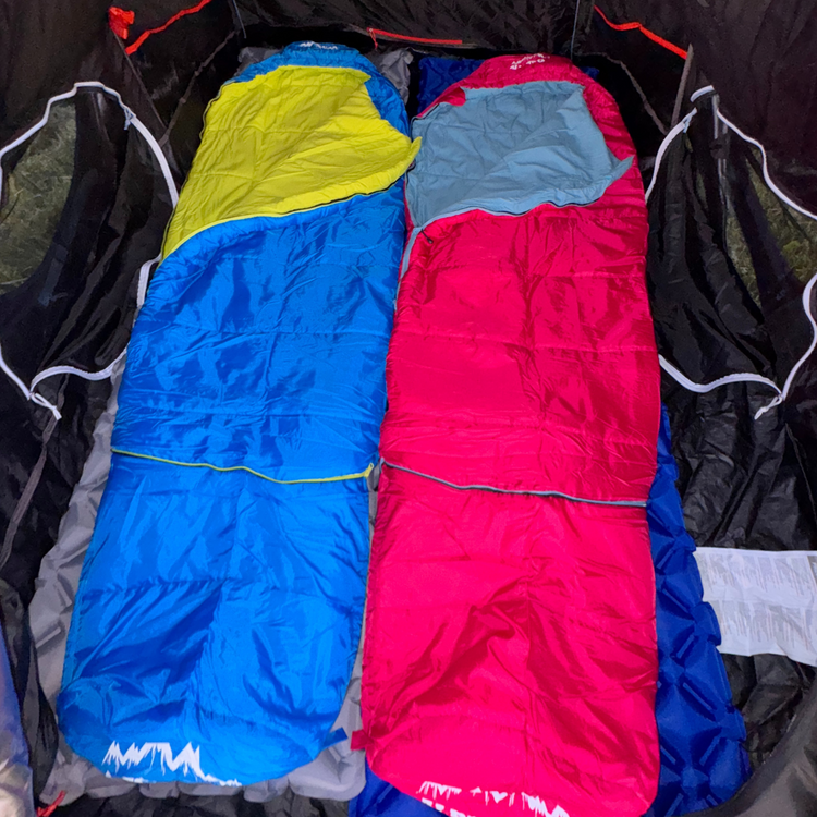 Schlafsack Kinder – mitwachsend, leicht & kompakt für Campingnächte