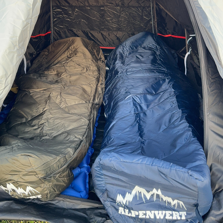 Sommerschlafsack ultraleicht – kompakt & bequem für warme Nächte