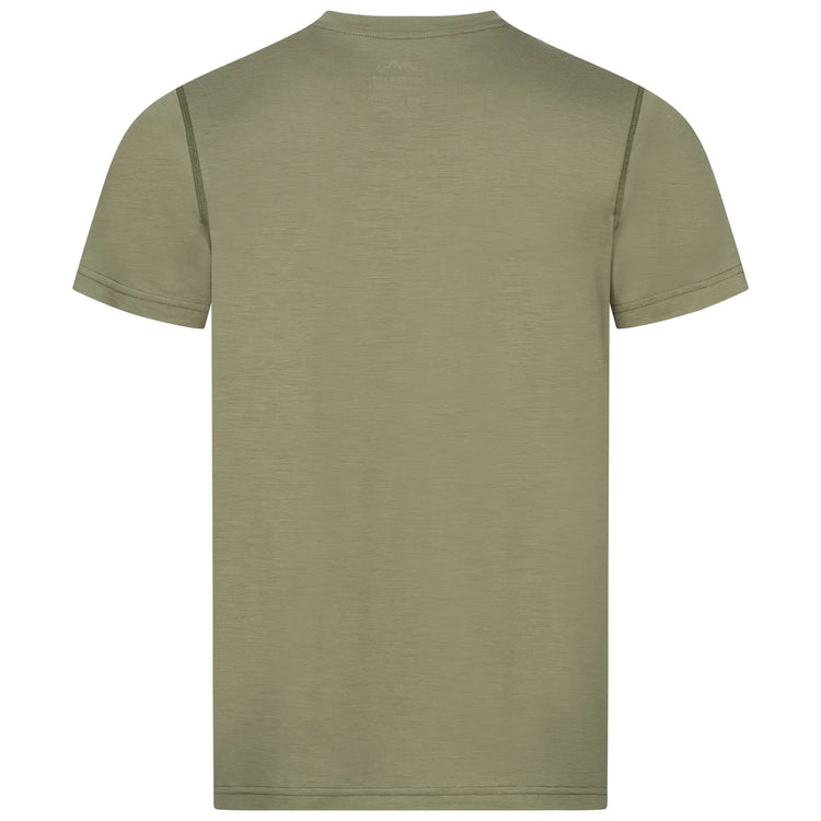 Rueckseite des Merino Shirts Herren in Gruen – perfekte Passform fuer Touren
