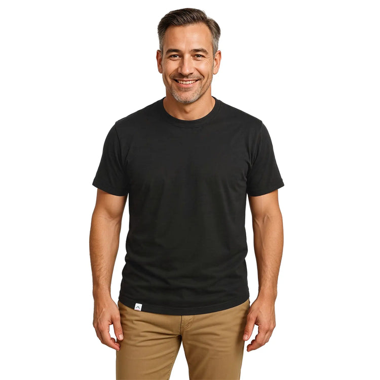 Merino Shirt Herren in Schwarz von vorne – atmungsaktiv und temperaturregulierend